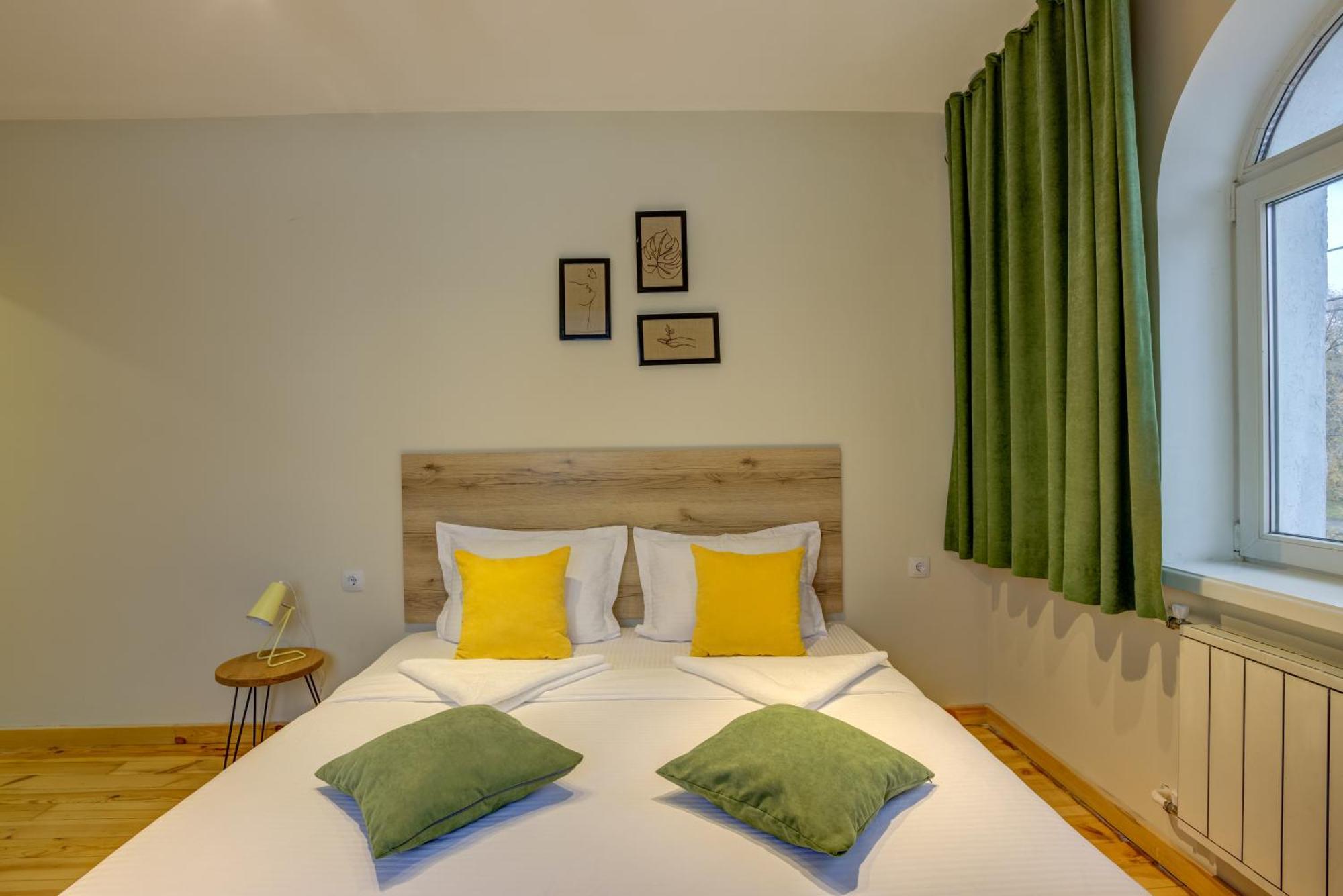 People Guest House Bisjkek Buitenkant foto